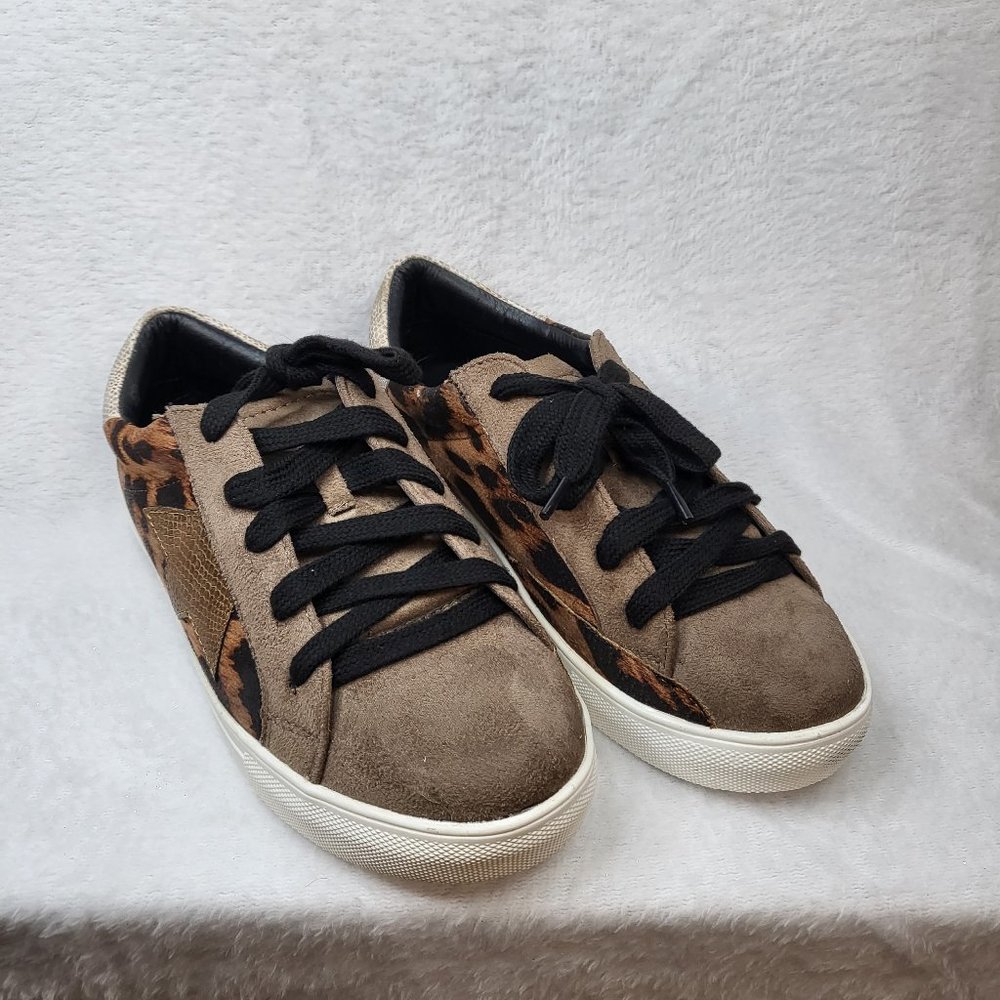 Women’s Taupe Leopard Accent Sneakers
